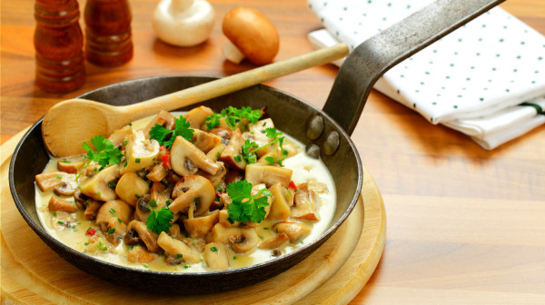蘑菇（日晒過的菇類為佳）是飲食補充維生素D的好來源。