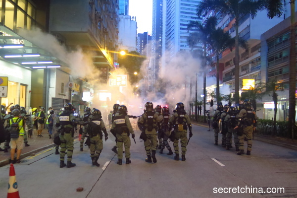 8月11日香港街头的警察