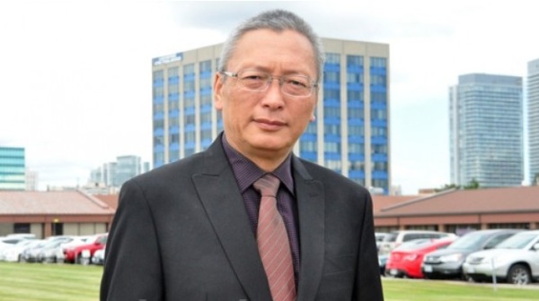 谢卫东在中国大陆当过七年律师及十年最高法院法官。