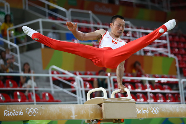 7岁儿子离世 华裔体操奥运冠军一生充满戏剧性