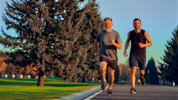 经常性的运动可以让身心保持健康的状态。