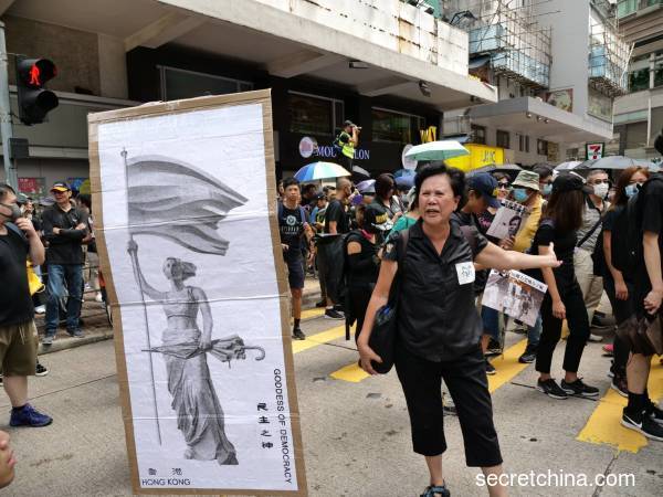 无惧警方大逮捕香港人自发“8.31”反送中集会组图/视频
