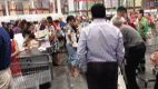 上海Costco慘況齊發亂尿偷吃瘋搶亂丟嚇壞人(組圖)