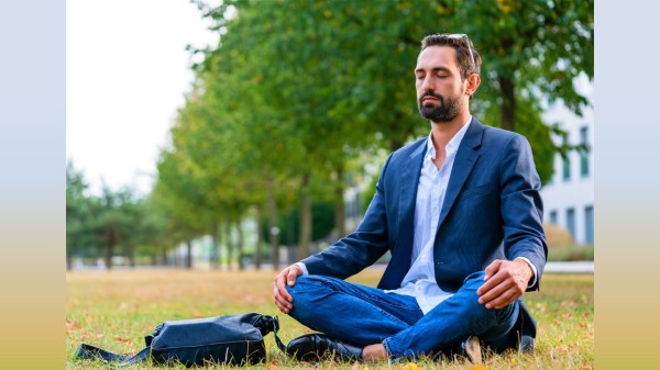 许多研究证实瑜伽和静坐锻炼对身心有益。