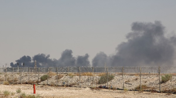 沙特阿美遇袭（图片来源：AFP/Getty Images）