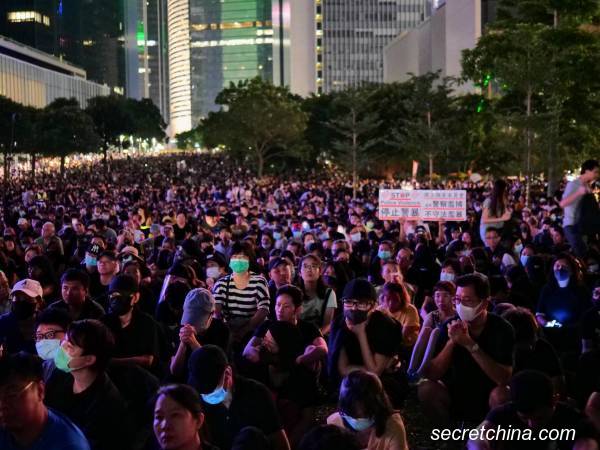 今天是香港雨伞革命五周年的日子，香港民间人权阵线也号召举办了反送中活动。
