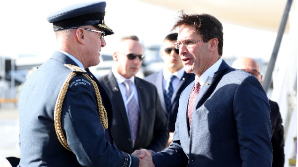 美國國防部長埃斯珀（右）（圖片來源：Getty Images）
