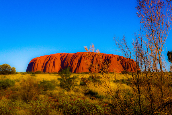 澳大利亚艾尔斯山石（Ayers Rock）又名艾亚斯岩，又名乌鲁鲁巨石。