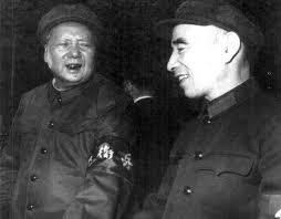 毛泽东与林彪在一起。
