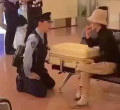 為什麼日本警察對當事人跪著辦案(組圖)