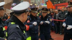 【1.18中國速瞄】城管遭小販竹籤刺喉引熱議(組圖)