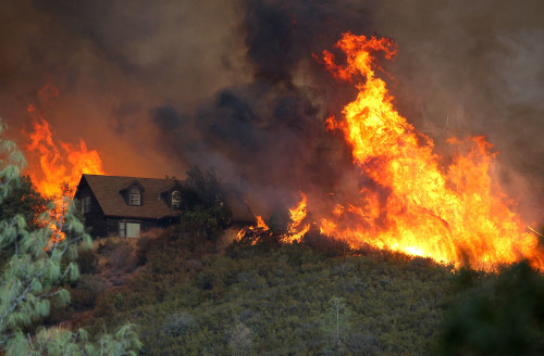 加州史上最致命山火 已致15死150失踪 