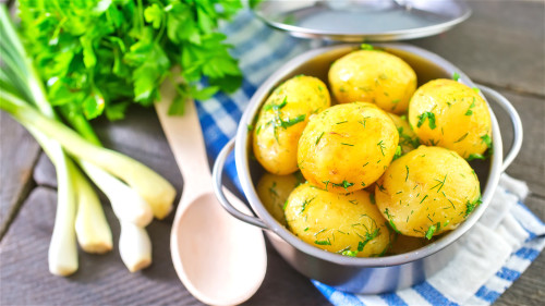 每天吃些土豆，不僅能降血壓、血脂，還能控血糖。