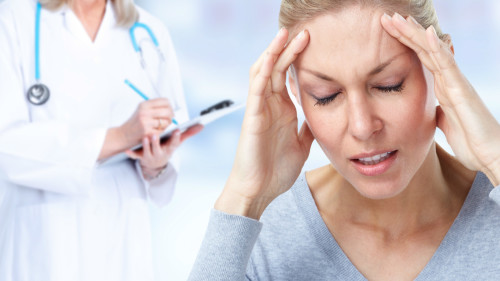 头痛、头晕是糖尿病急症出现的症状之一，需要提高警觉。