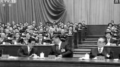 江澤民被「架」進十九大會場習近平冷眼旁觀(圖)