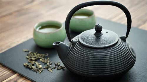喝茶可以减少肾结石的发生，但错误的喝茶方式却会伤肾。