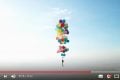 《天外奇迹》真实版男子绑100颗氢气球飞行(视频)