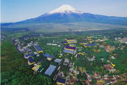全球最大的工業機器人製造廠，位於富士山下的日本發那科公司