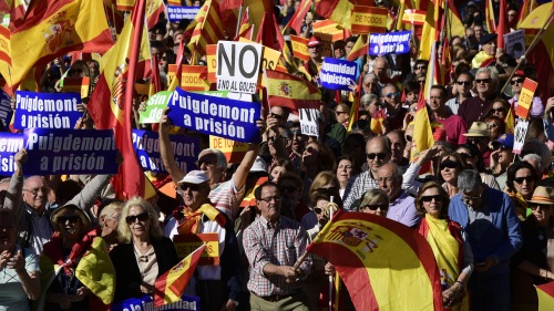 10月28日，西班牙民眾在馬德里舉行反對加泰羅尼亞獨立示威活動。