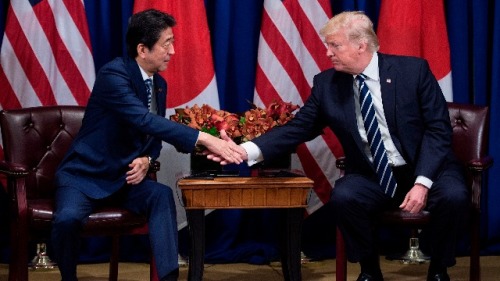 2017年9月21日，日本首相安倍晉三和美國總統唐納德．川普在在紐約市舉行的聯合國大會期間會面。