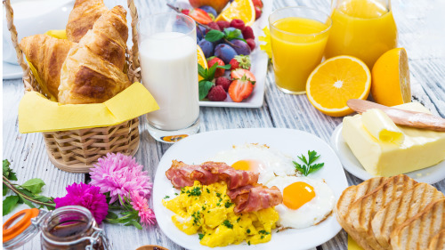 早餐对健康具有很大的影响，就连松饼、水果都可能加速老化！