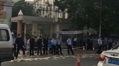 男童5樓墜落亡警方不讓家屬收屍疑點多(圖)