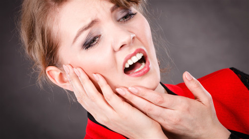 智齒生長的位置特殊，給它的清潔和治療帶來許多問題，常引起的疾病有齲齒