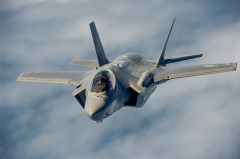 美日竭盡全力在中俄之前找到失事F-35殘骸(圖)