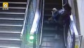 江蘇女推車上電梯祖孫三代倒疊慘摔(圖)