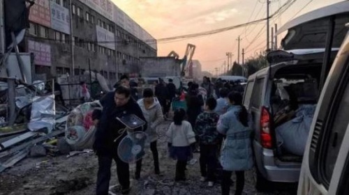 北京大兴火灾致27死伤救援者“公寓像迷宫”