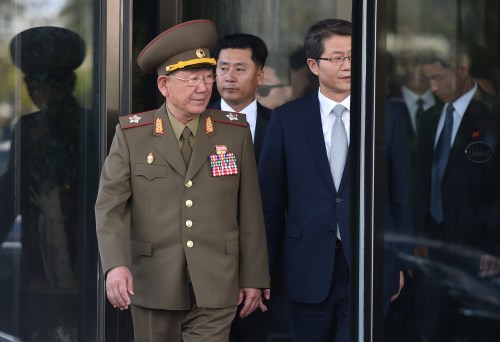 黃炳誓（左）被朝鮮官媒證實遭撤職。