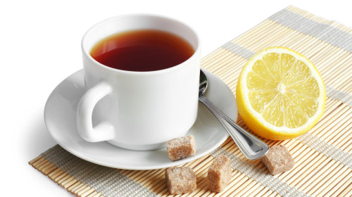 陈皮普洱茶性温甘醇，老少皆宜，特别适合中年或老年人养生常饮。