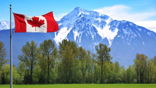 九成加拿大人反對官員接受中國免費游