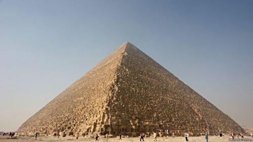 埃及金字塔：惊人的方位