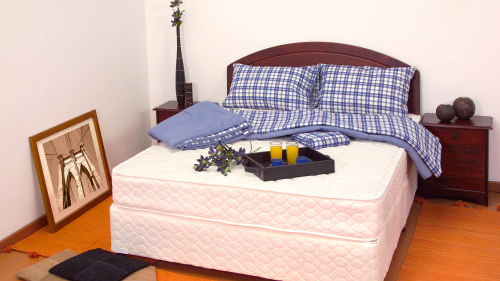 新床墊最好每隔2—3個月調換一下正反面和擺放方向。