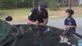 警察拦骑车小男孩开罚单真相让人点赞(图视频)