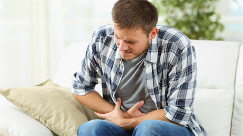 許多人有胃痛、胃酸的症狀時，往往會自行服用胃藥製酸劑。