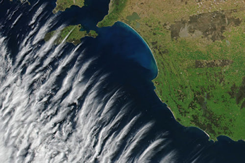 澳洲拍到像一根根羽毛的罕见怪云