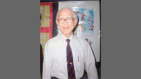 文学巨擘余光中90岁辞世，台湾痛失一位诗歌的引路人。