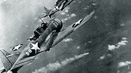 中途島海戰中的美軍無畏式俯衝轟炸機。
