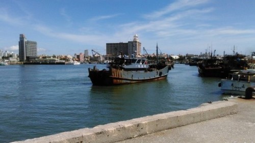 澎湖查获中国籍渔船闽龙渔运60894号，走私安非他命高达500公斤。