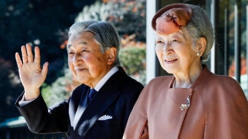 日本明仁天皇與皇后美智子。