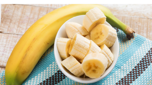 空腹食用香蕉，會使血液中的鎂含量驟然升高，而鎂是影響心臟功能的敏感元素之一。