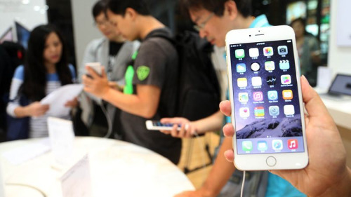 12月29日，蘋果臺灣官網宣布調降更換舊型iPhone手機電池的價格。
