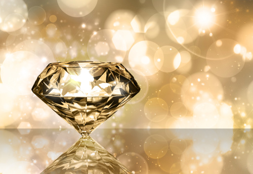 「鑽石恆久遠，一顆永留傳」人們常把鑽石和愛情、婚姻承諾連在了一起。