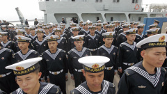 退休老幹部圍堵中國海軍大院要求分房（視頻）(圖)