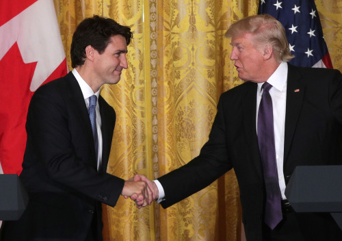 川普会晤加拿大总理特鲁多