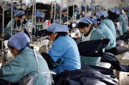 英媒：中国工资十年翻三番赶超西方