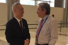 劉鶴不滿與曾俊華合照瘋傳：別問我誰當特首(圖)