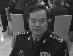 曾拉著湯燦的手不放上將劉福連已卸任(圖)